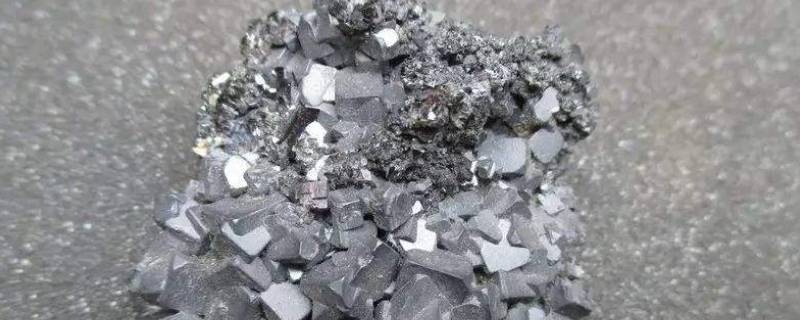 方铅矿有什么光泽